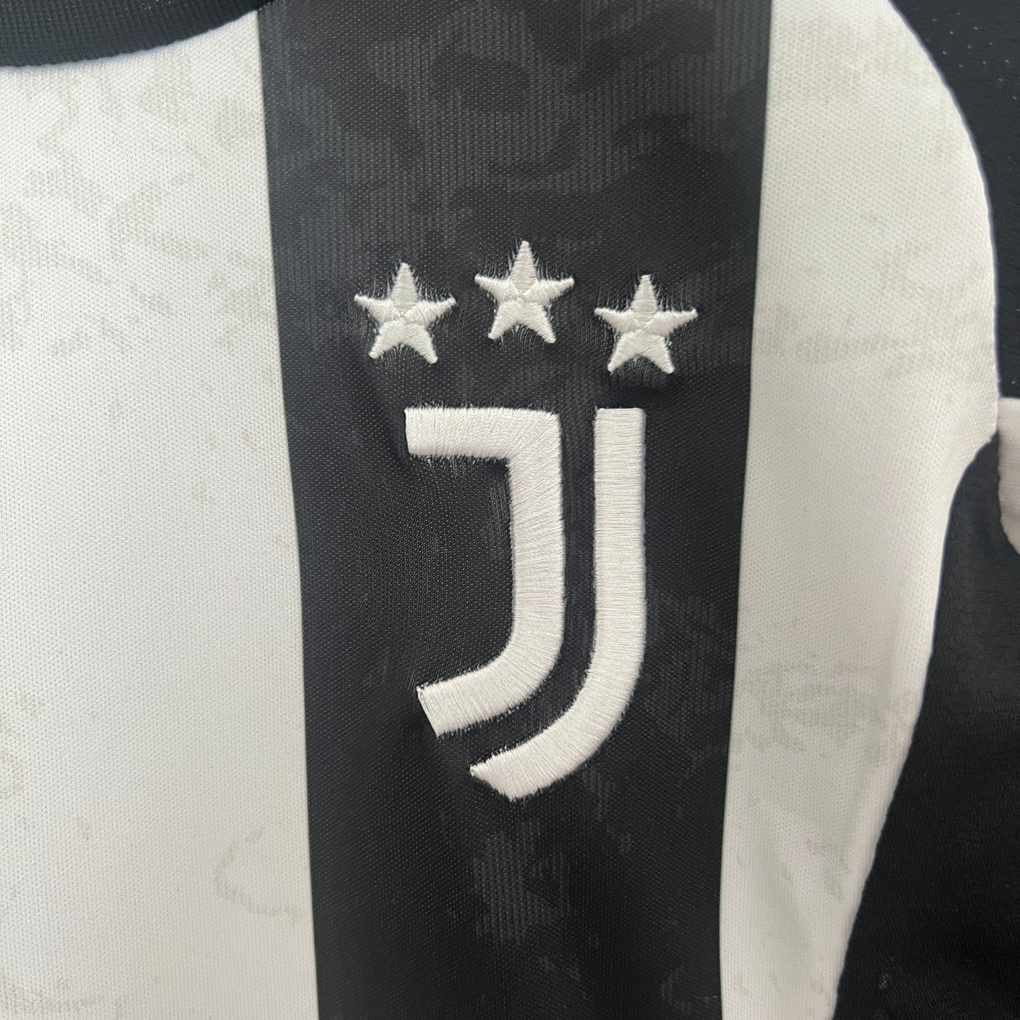 Juventus 24/25 Kids Jersey - Juventus Youth Football Shirt