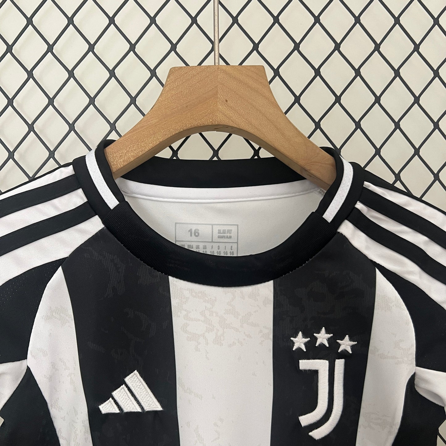 Juventus 24/25 Kids Jersey - Black and White Stripes Design