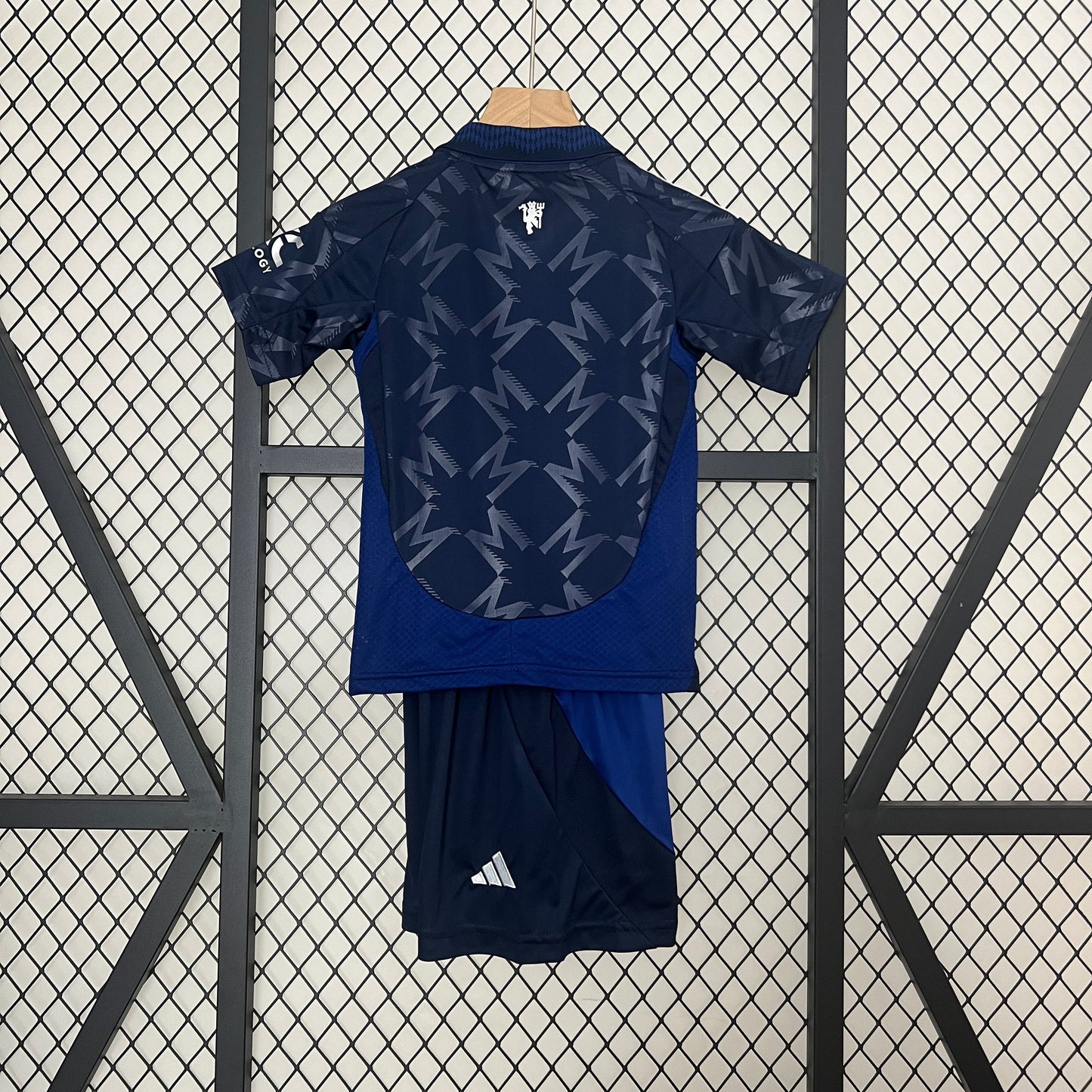 Manchester United Kids Football Jersey 2024-2025 - Comfortable and stylish design