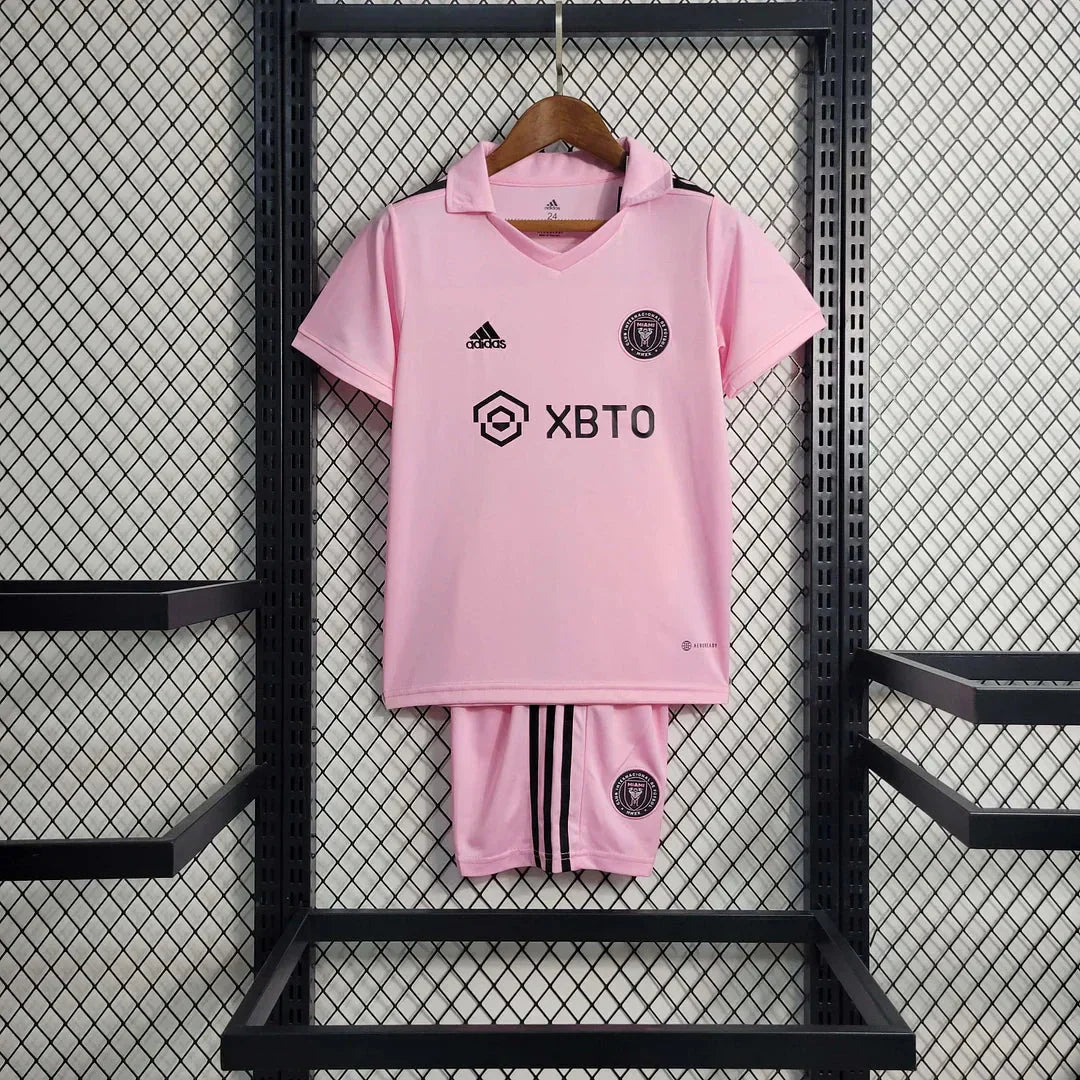 Child in Inter Miami 22/23 pink soccer uniform