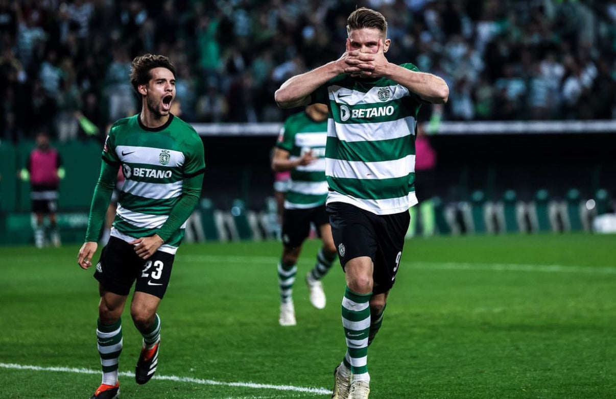 Sporting Lisbon 24-25 Home Kit picture in action