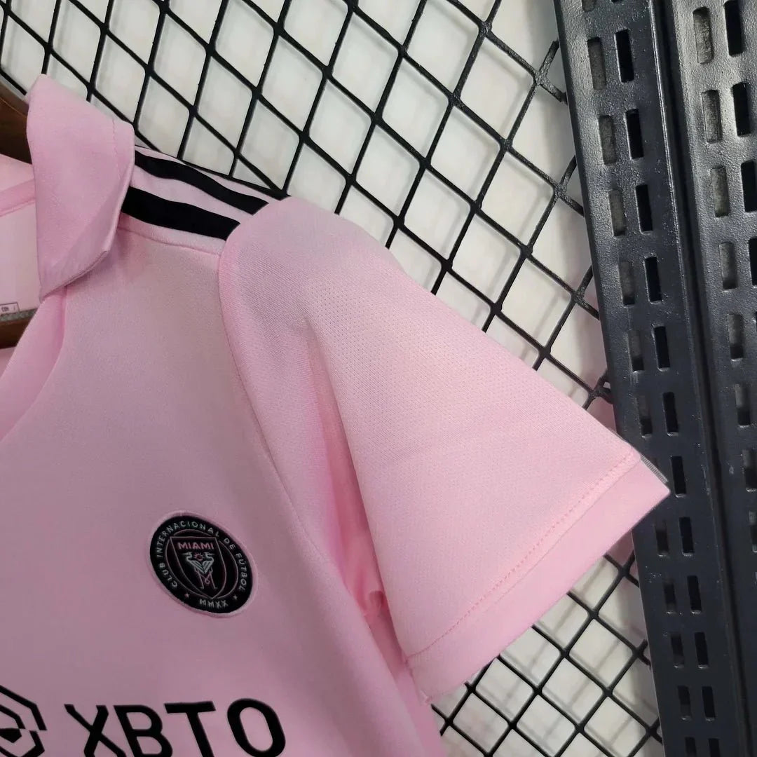 Messi Inter Miami youth pink jersey and shorts