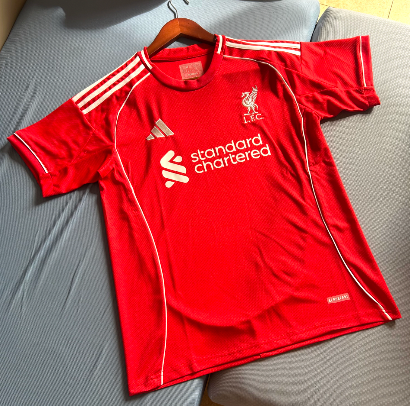 Maillot domicile Liverpool 2025-2026