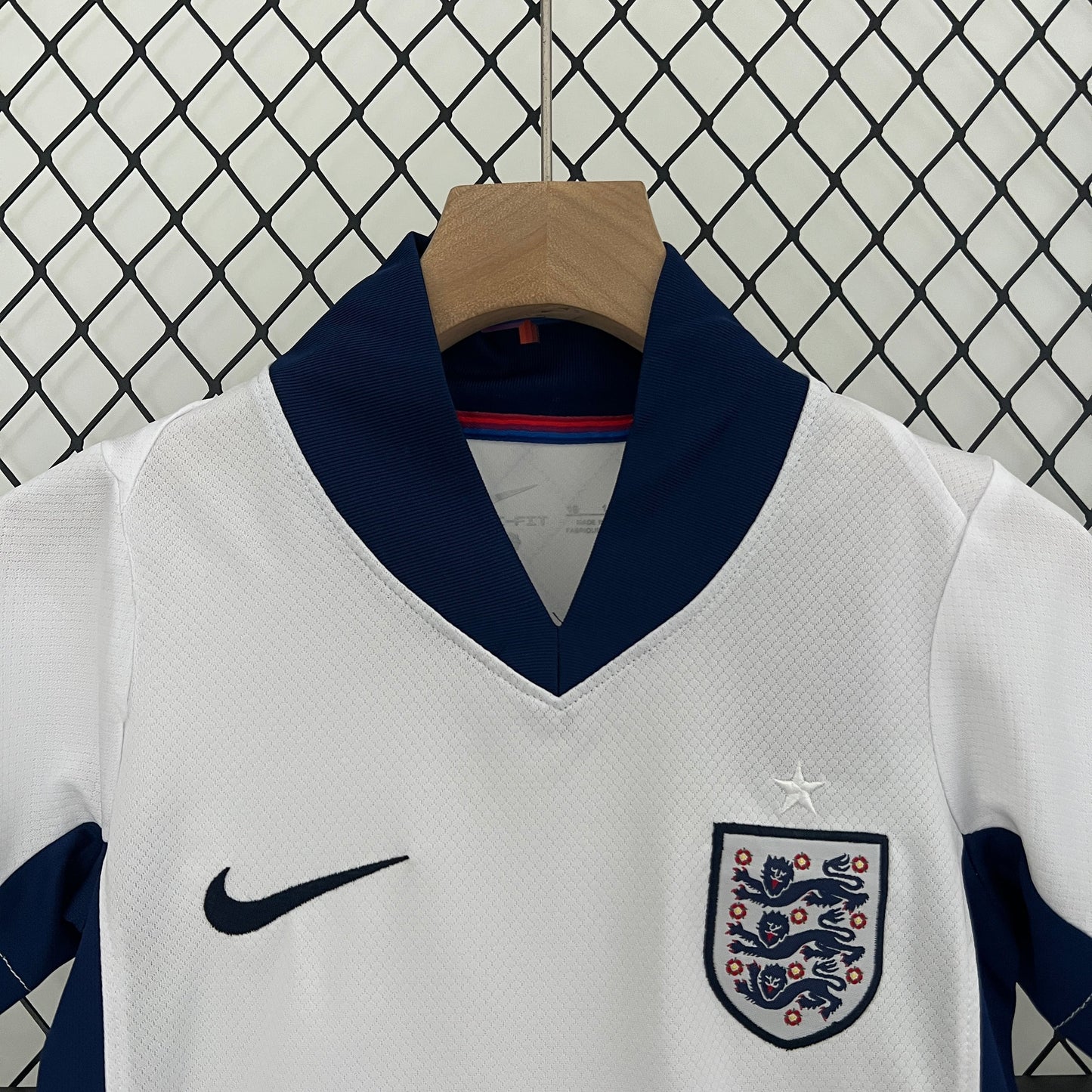 England 24/25 Kids Jersey - Classic Red and White Design