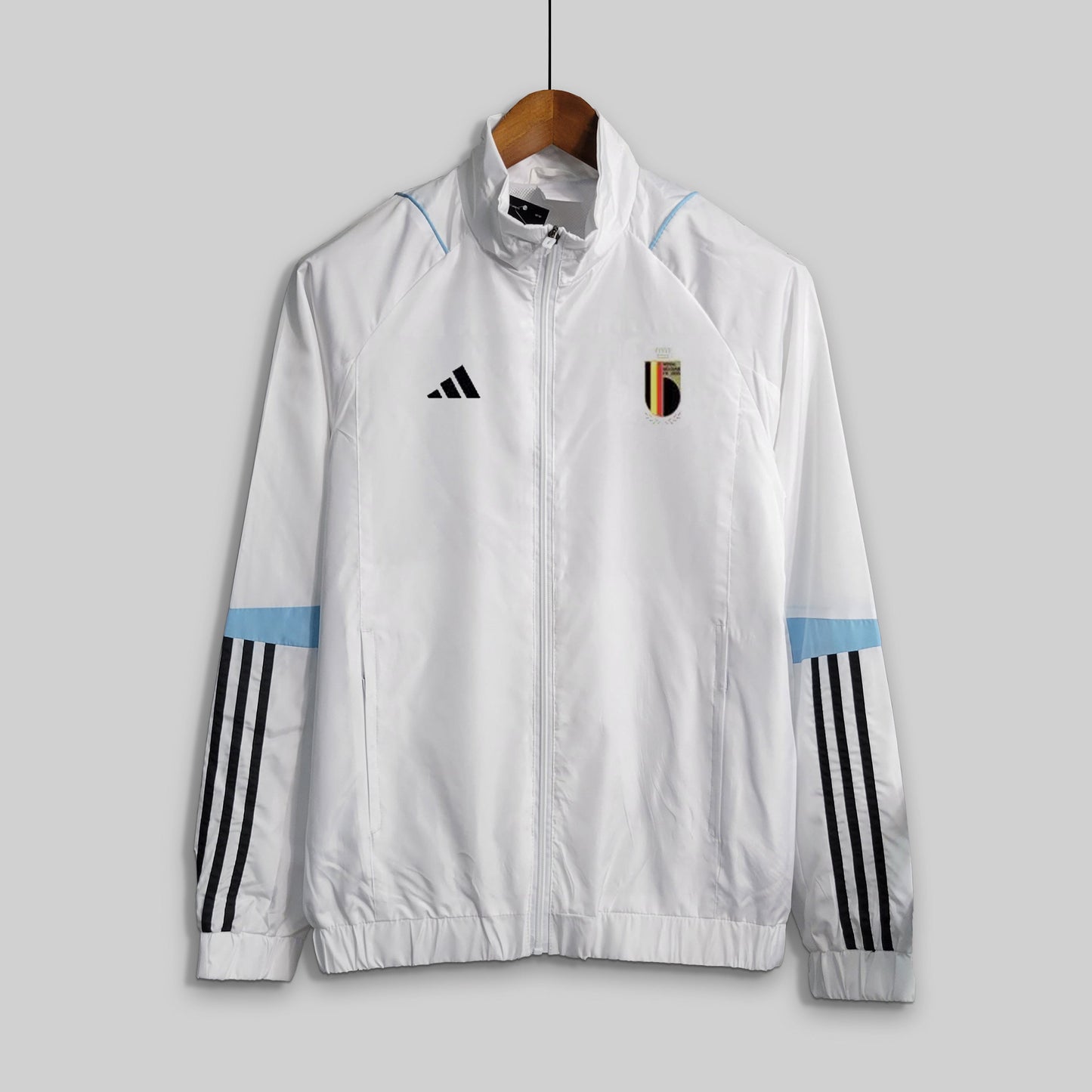 White Windbreaker 23/24 – Minimalist Lightweight Jacket