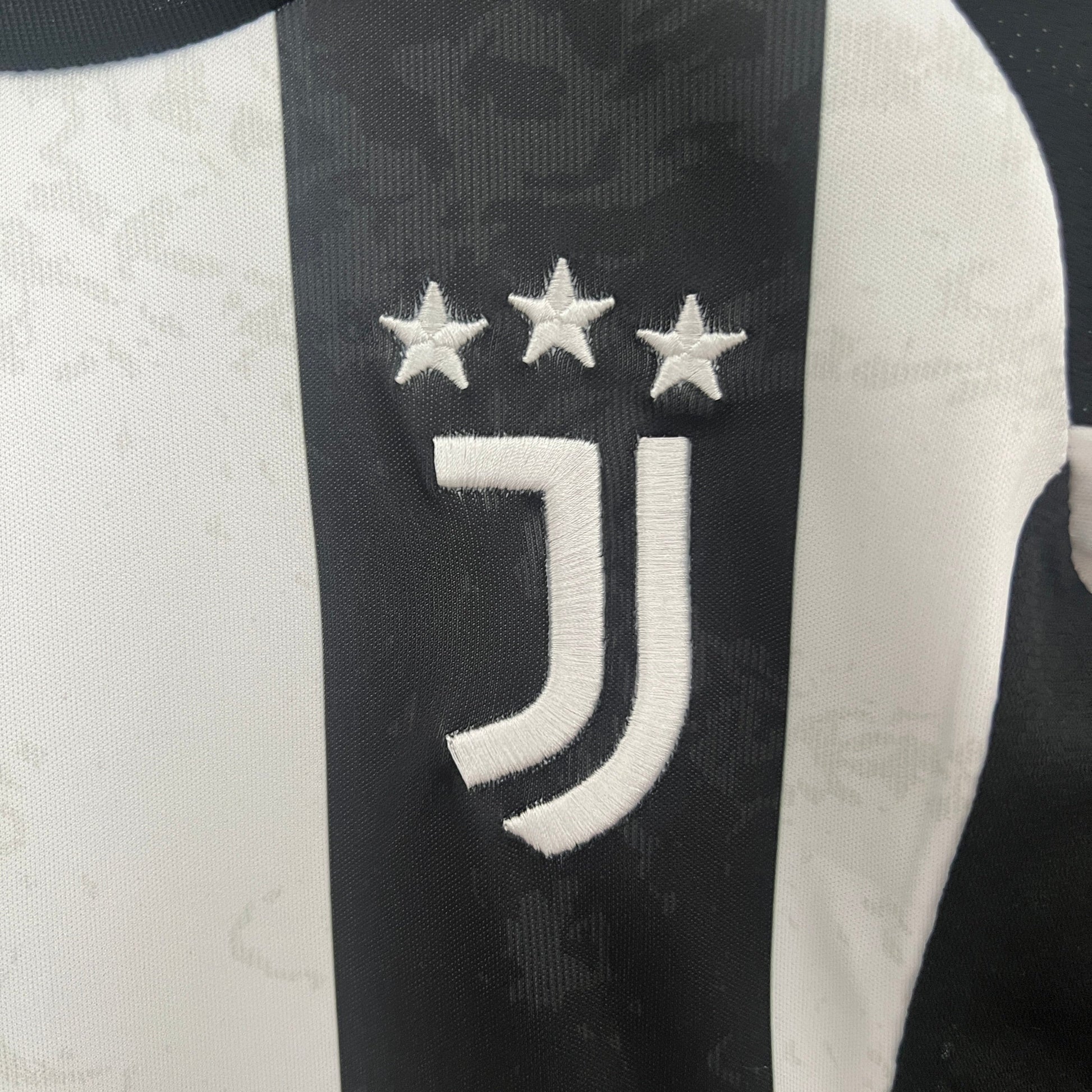 Juventus 24/25 Kids Jersey - Juventus Youth Football Shirt