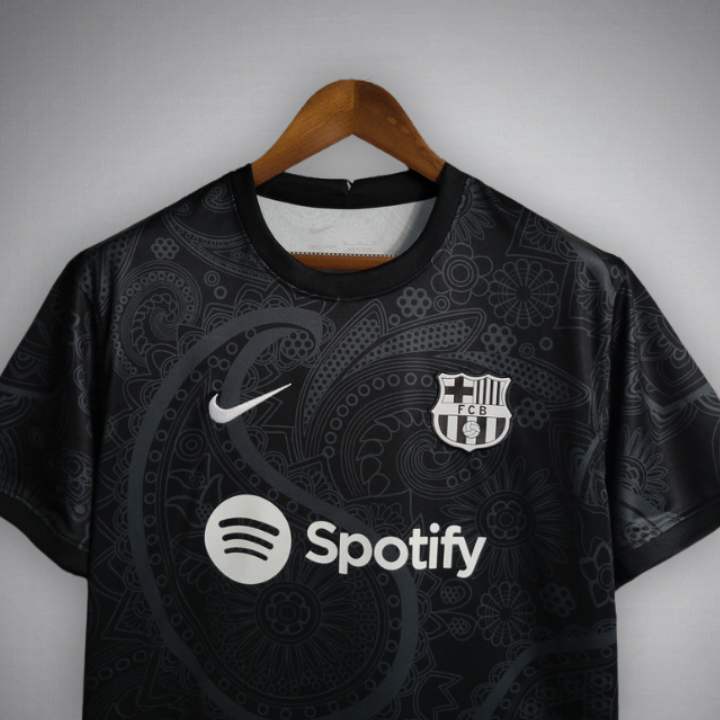 Maillot Premium 24/25 FC Barcelone « Noir Fleur » (rose noir)