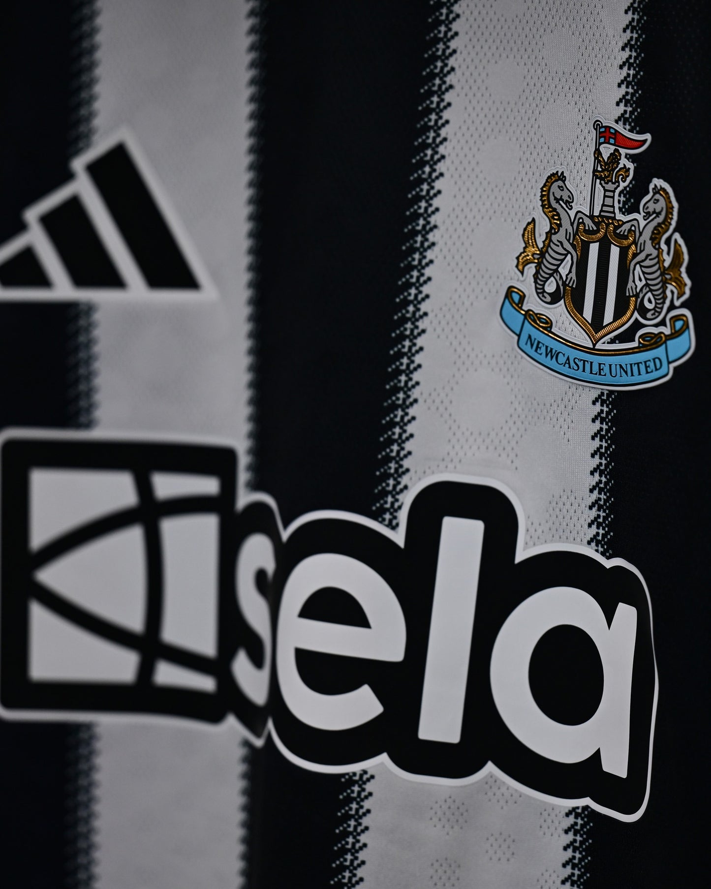 Newcastle United 25/26 Home Shirt