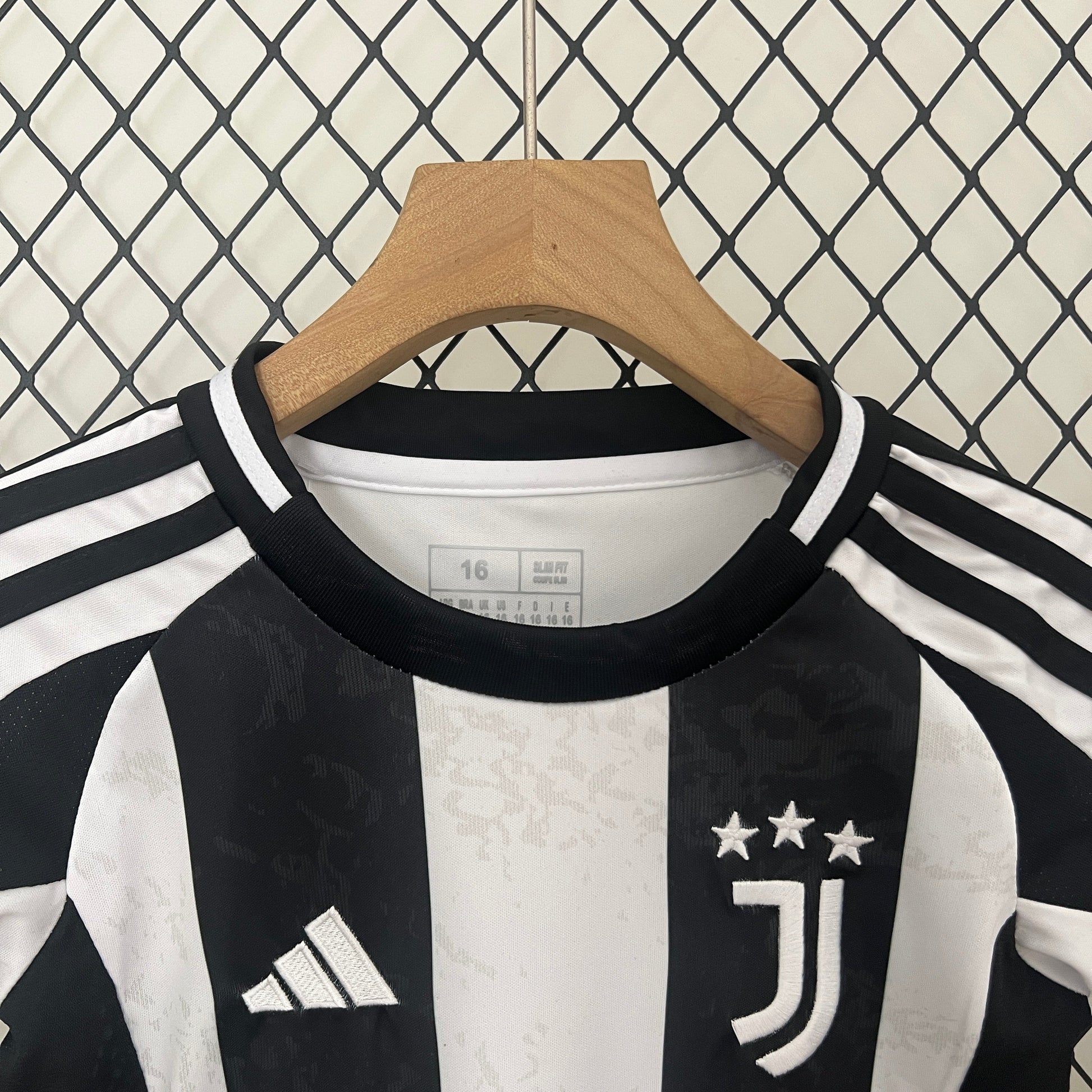 Juventus 24/25 Kids Jersey - Black and White Stripes Design