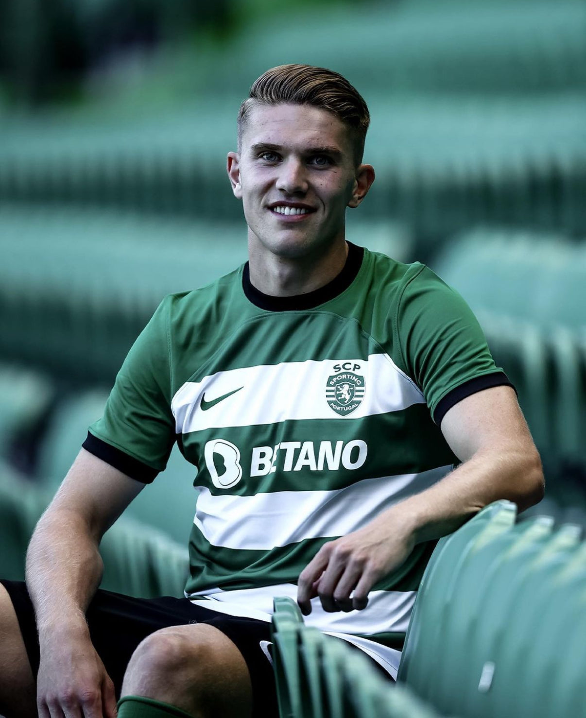 Sporting Lisbon home kit