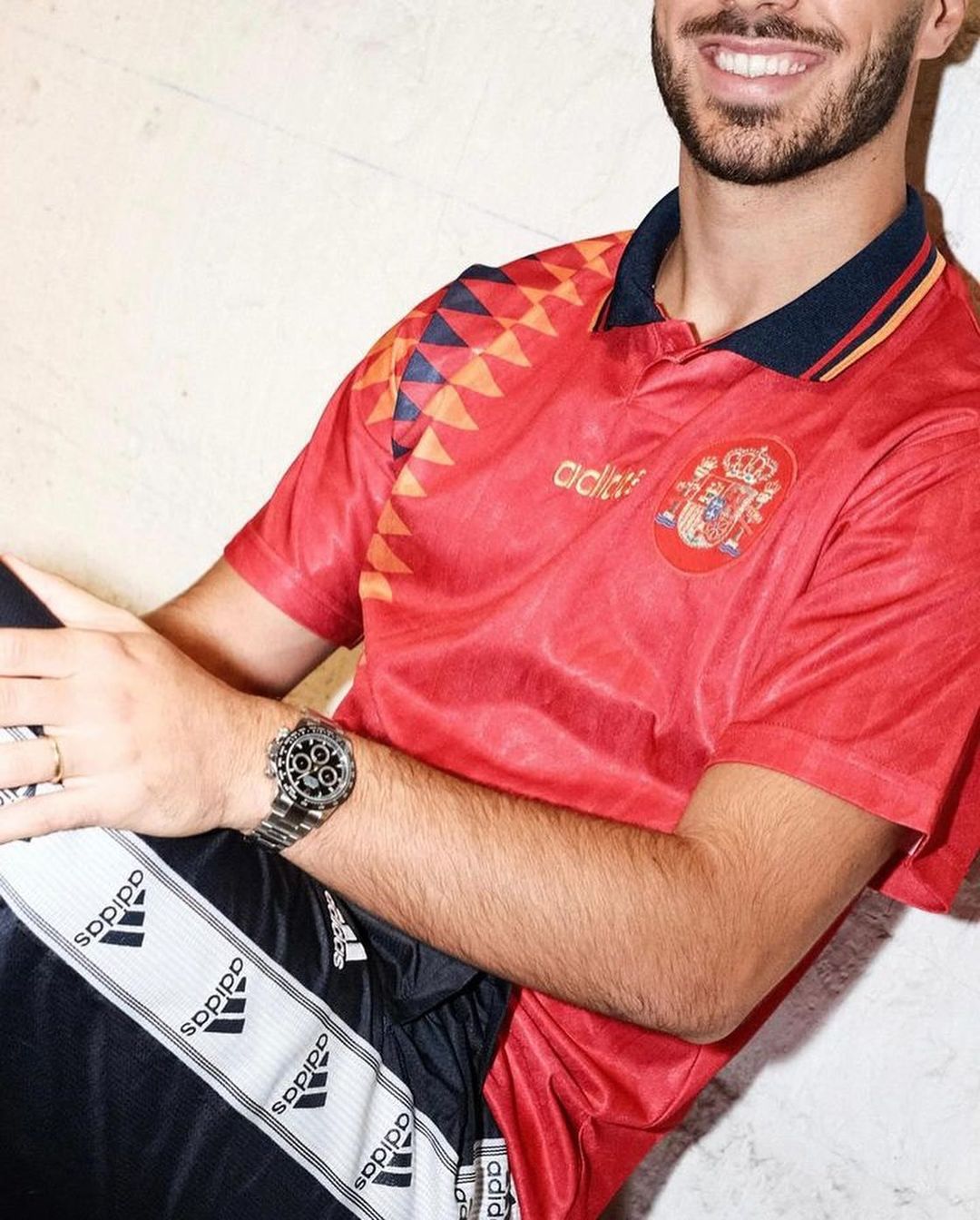 Spain 1994 Home Retro Jersey – Classic Red Kit with Bold Geometric Design