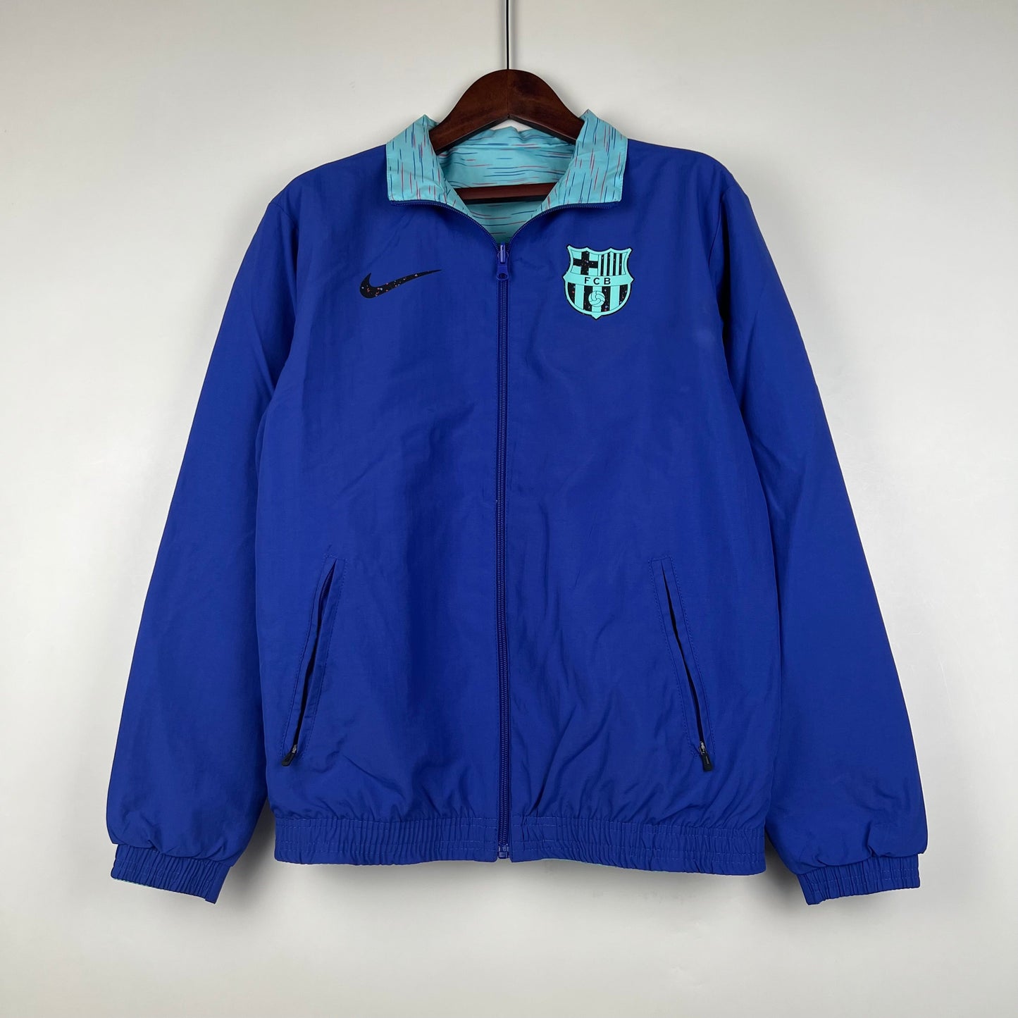 23/24 Barcelona Reversible Trench Coat Blaugrana Meets Street Style