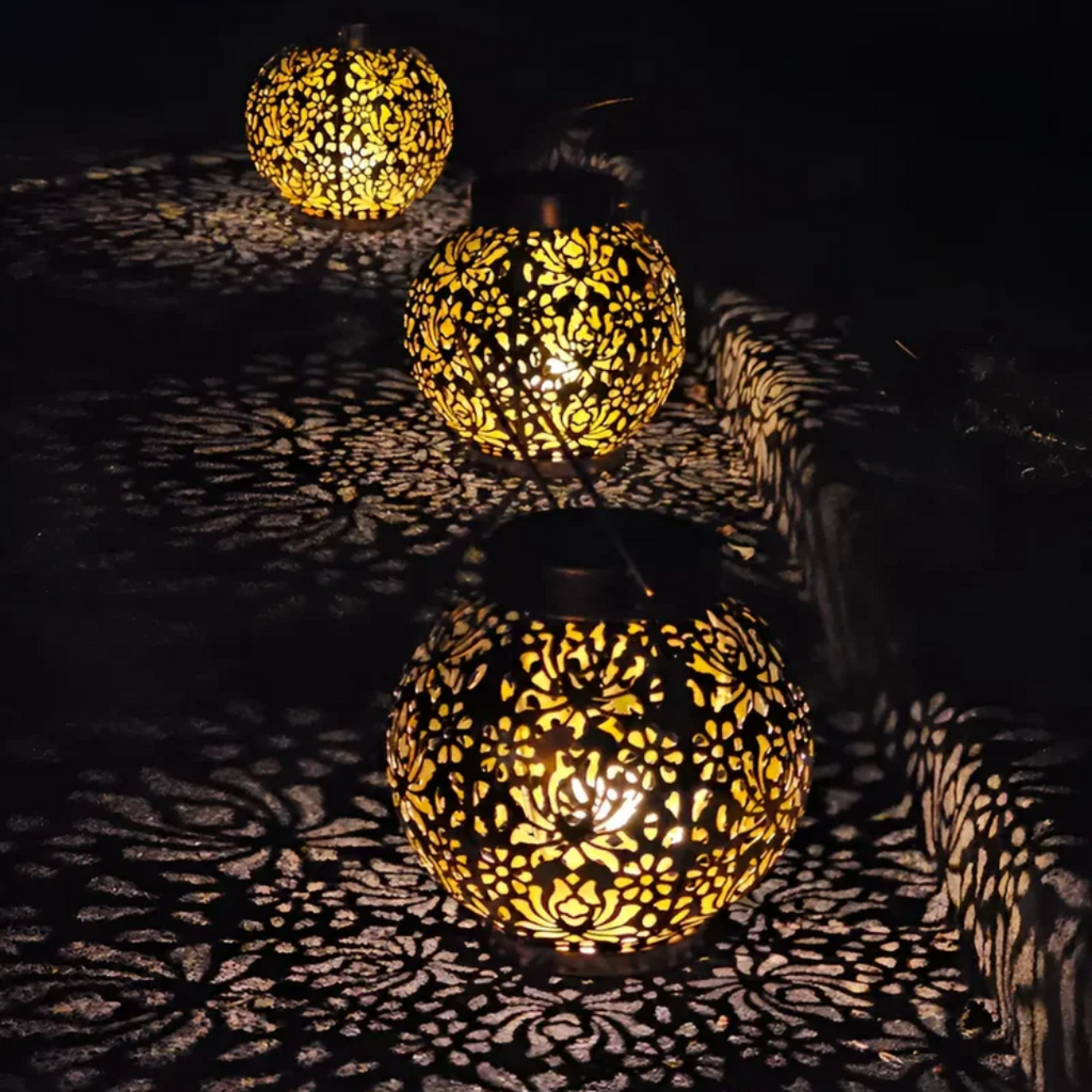Solar Garden Lantern with Patterned Light Effect
